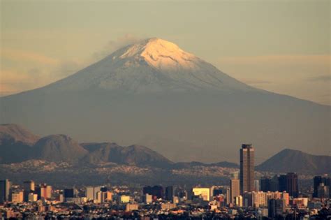 Popocatépetl Volcano Mexico City | Vibrant Mexico City ...