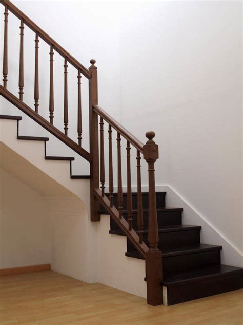 ¿Por qué elegir un pasamanos de madera para tus escaleras ...
