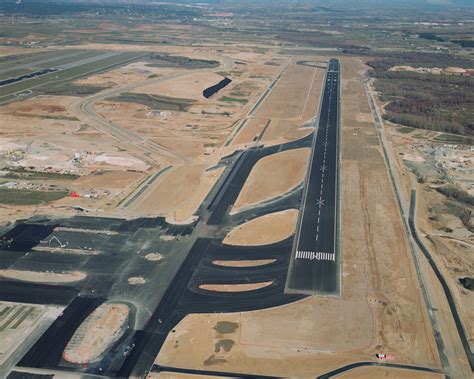 Por un aeropuerto público en la Región de Murcia   Podemos ...