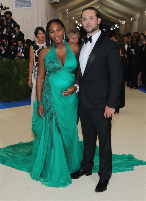 Pregnant Serena Williams will wait to find out baby s gender