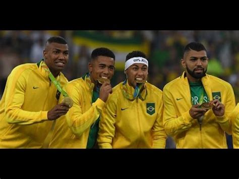Premiación Selección De Futbol De Brasil Medalla De ORO ...