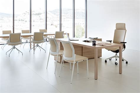 Prisma   Mesas de oficina con un diseño inspirado en el ...