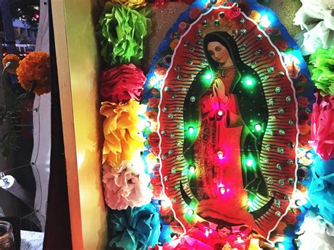 Procesión con la Virgen de Guadalupe