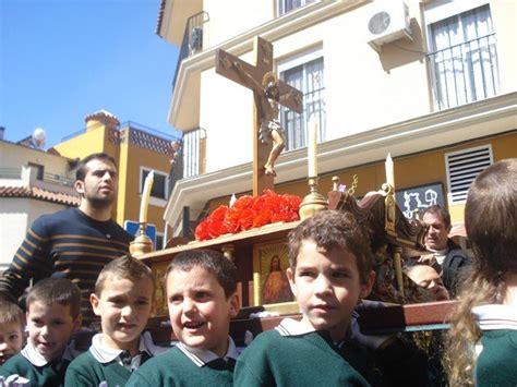 Procesión infantil en el colegio Virgen del Carmen San ...