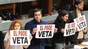 Protesta de Podemos en la Asamblea . hoy.es