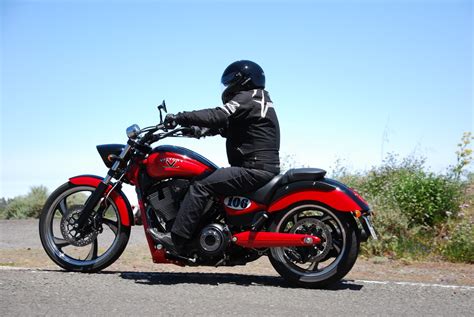 Prueba Victory Vegas LE, redescubriendo la moto custom ...