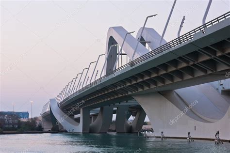 Puente de Sheikh Zayed, Abu Dabi, Emiratos Árabes Unidos ...