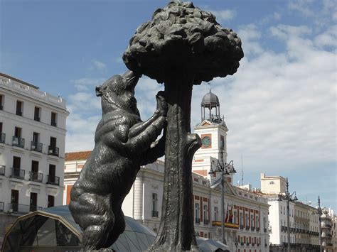 Puerta del Sol   Wikipedia, la enciclopedia libre