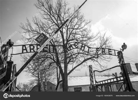 Puerta Entrada Principal Campo Concentración Auschwitz ...