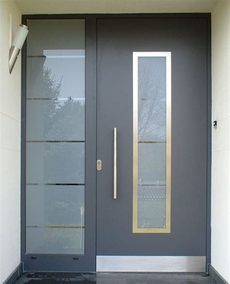 Puertas de aluminio para fachadas