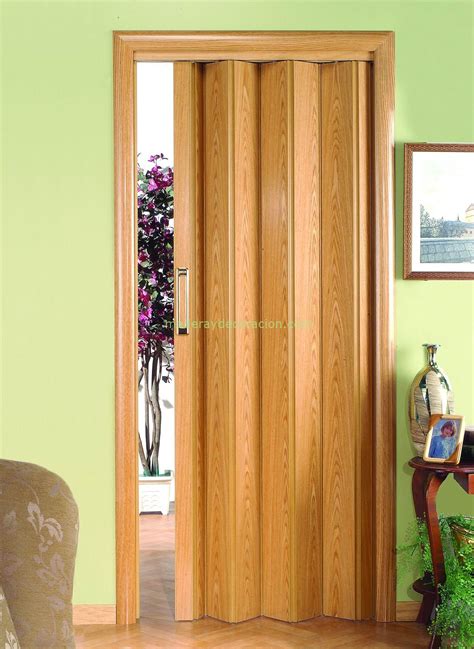 Puertas plegables a medida de madera y PVC
