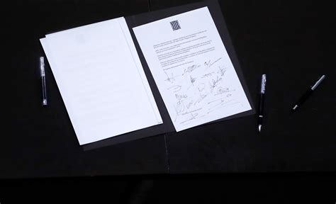 Puigdemont, JxSí y la CUP firman una declaración simbólica ...
