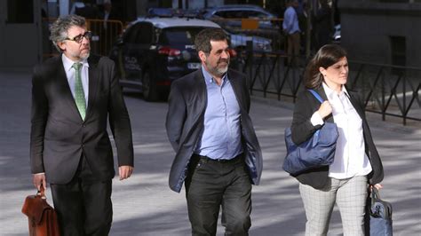 Puigdemont lamenta que vuelva a haber “presos políticos ...