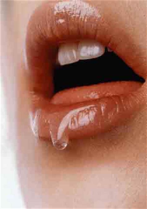 ¿Qué es y qué función cumple la saliva? | Odontologia ...