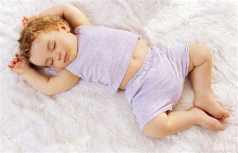 Qué puede comer un bebé para dormir bien | bbmundo