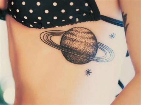 ¿Qué significan los tatuajes de planetas?   Tendenzias.com
