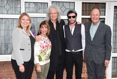 Queen bandmate Brian May unveils blue plaque at Freddie ...