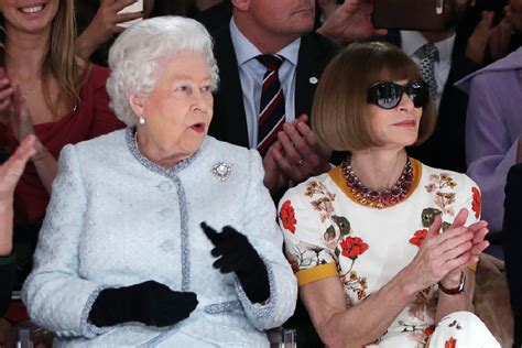 Queen Elizabeth makes first visit to London Fashion Week ...
