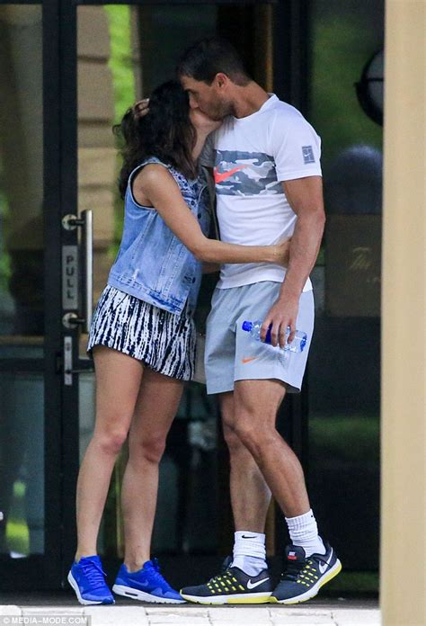 Rafael Nadal and girlfriend kiss before Australian Open ...