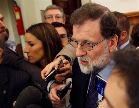 Rajoy explica qué es un preso político