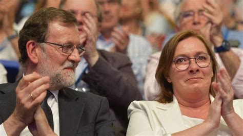 Rajoy y su mujer, muy emocionados en el Congreso del PP ...