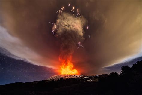 Rayos en la erupción del Etna   Gaia Ciencia