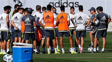 Real Madrid: El Real Madrid detuvo el entrenamiento para ...