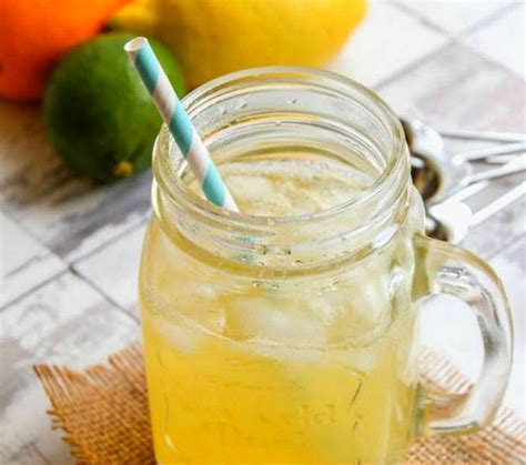 Receta de Bebida de electrolitos casera de limón y jengibre
