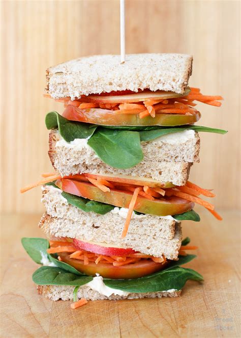 Receta de Sandwich Club vegetariano   2 Bread Slices