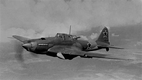 Recuperan un avión caza ruso de la Segunda Guerra Mundial ...