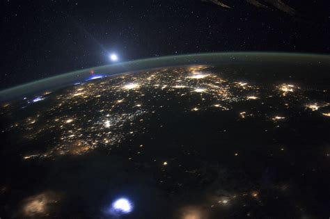 Red Sprites Above the U.S. and Central America : Image of ...