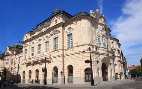 Reduta  Bratislava  – Wikipédia