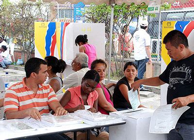 Registraduría realiza el sorteo de los 1.300 jurados de ...