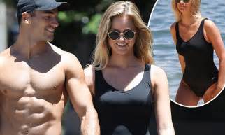 Renae Ayris and boyfriend Andrew Papadopoulos at the beach ...
