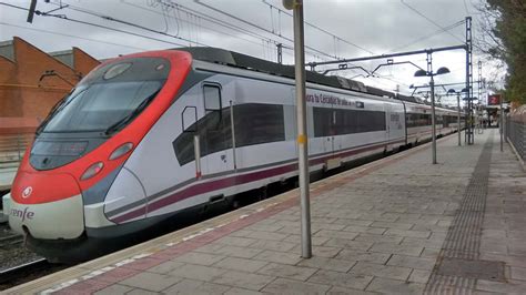 Renfe vinila trenes de Cercanías con imágenes de trenes ...