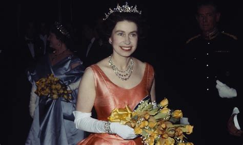 Repasamos la vida de Isabel II, la monarca más longeva del ...
