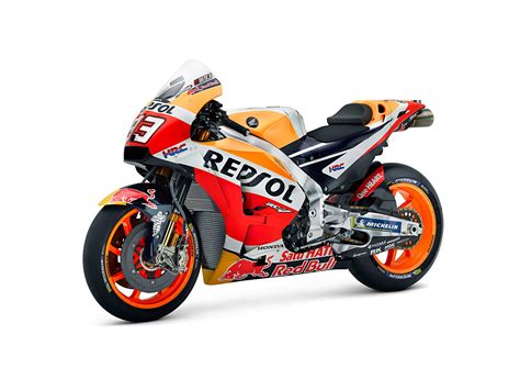 Repsol Honda Team MotoGP 2018 imagenes 18   Motorbike Magazine