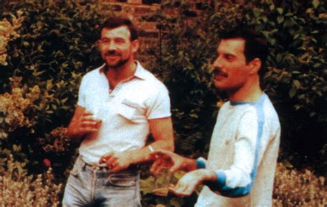 Revelan fotos inéditas de Freddie Mercury con su último ...