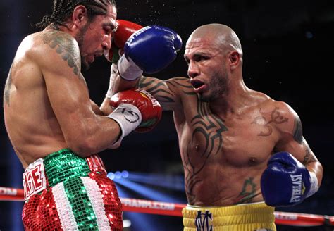 Ring doctor halts Cotto Margarito Fight