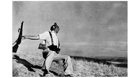 Robert Capa: el fotógrafo que muere