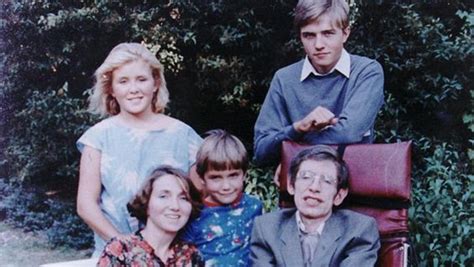 Robert, Lucy y Tim: Así son los herederos de Stephen Hawking