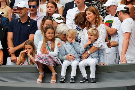 Roger Federer Wins Wimbledon Title with Kids Watching ...