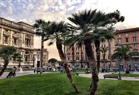ROMA FA SCHIFO: Piazza Cavour, l unica piazza europea di ...
