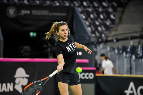 Romania’s tennis ace Simona Halep confirms new contract ...