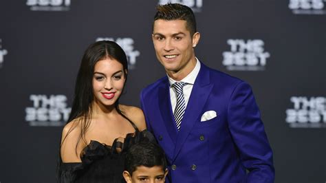 Ronaldo cozies up to Georgina Rodriguez in rare Instagram ...