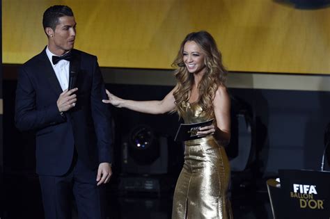 Ronaldo yılın futbolcusu seçildi   İzle