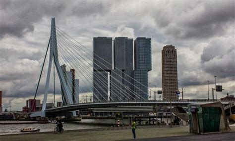 Rotterdam y Delft.   Callejeando por el mundo