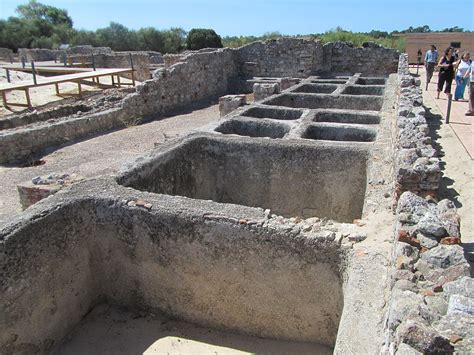 Ruines romaines de Tróia — Wikipédia