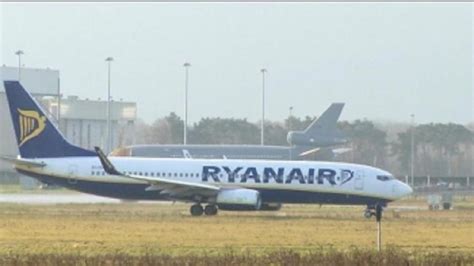Ryanair to start flights to Naples from Eindhoven Airport ...