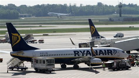 Ryanair, voli cancellati e mancati risarcimenti: ecco ...